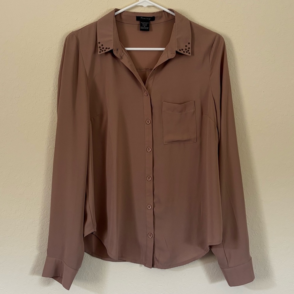 Women’s Tan Button Down Long Sleeve Shirt. Size M